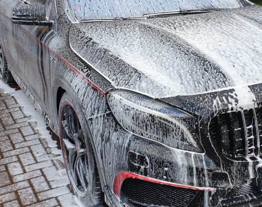 Mytí a čištění interiérů aut