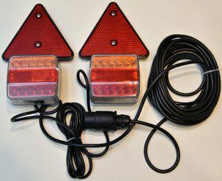 LED sdružená světla s magnetem a trojúhelníky, kabeláž 7pin/7,5m homologace