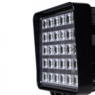 LED světlo (s vypínačem) na pracovní stroje 10-30V, 30x1W, ECE R10