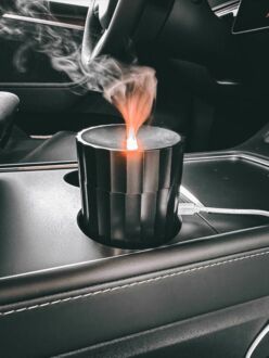 Aroma difuzer Car Flame do auta černý 100ml, USB-C, do držáku na pití SIXTOL