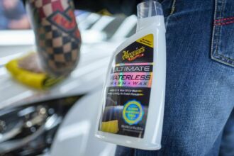 Meguiars Ultimate Wash & Wax Anywhere - přípravek pro mytí bez vody, 768 ml