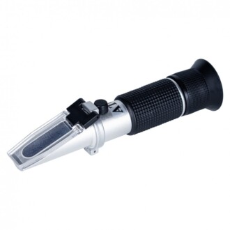 Refraktometr na měření provozních kapalin automobilu