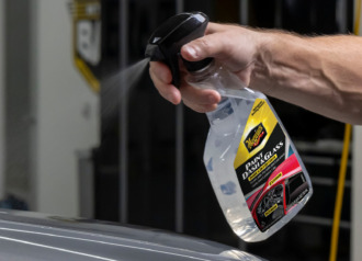 Čistič interiérových a exteriérových povrchů - Meguiar's Shine Tire Spray, 473ml