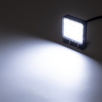 LED světlo (s vypínačem) na pracovní stroje 10-30V, 12x1W, ECE R10